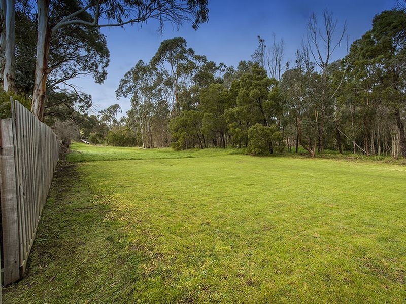 81 Esther Crescent, Mooroolbark VIC 3138