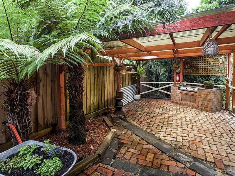 60 Zina Grove, Mooroolbark VIC 3138