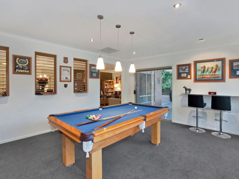 6 Hill View Rise, Mooroolbark VIC 3138