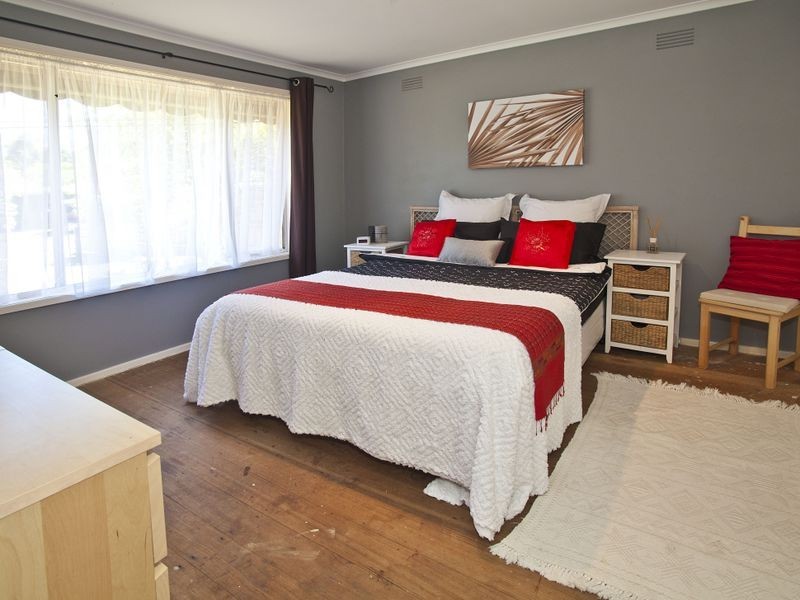 66 Greenslopes Drive, Mooroolbark VIC 3138