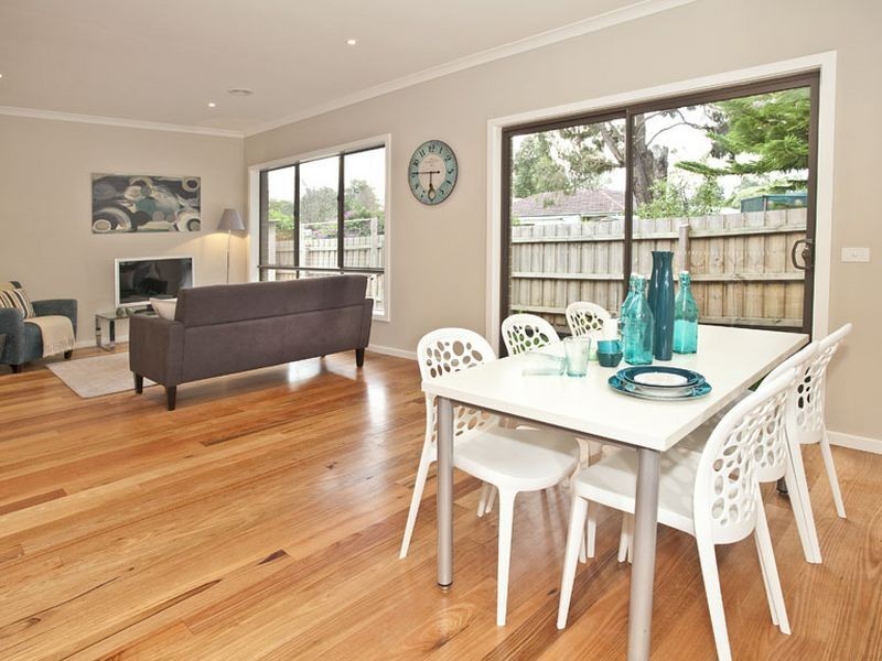 2/16 Diane Crescent, Mooroolbark VIC 3138