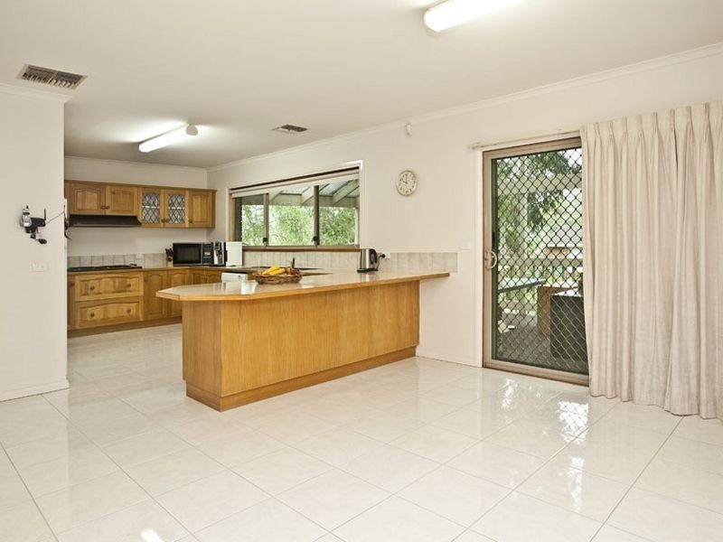 7 Kirkford Drive, Mooroolbark VIC 3138