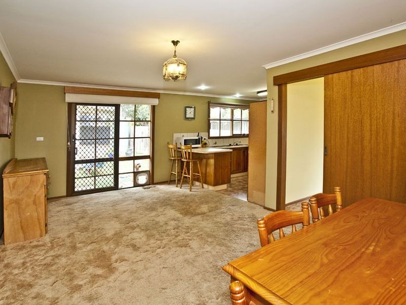 7 Ambon Rise, Croydon Hills VIC 3136