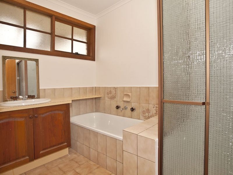 7 Ambon Rise, Croydon Hills VIC 3136