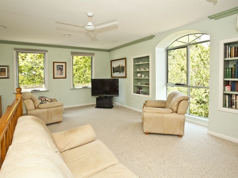 4 Pine Road, Mooroolbark VIC 3138