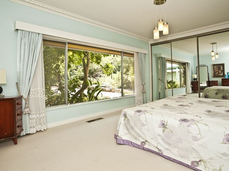 4 Pine Road, Mooroolbark VIC 3138