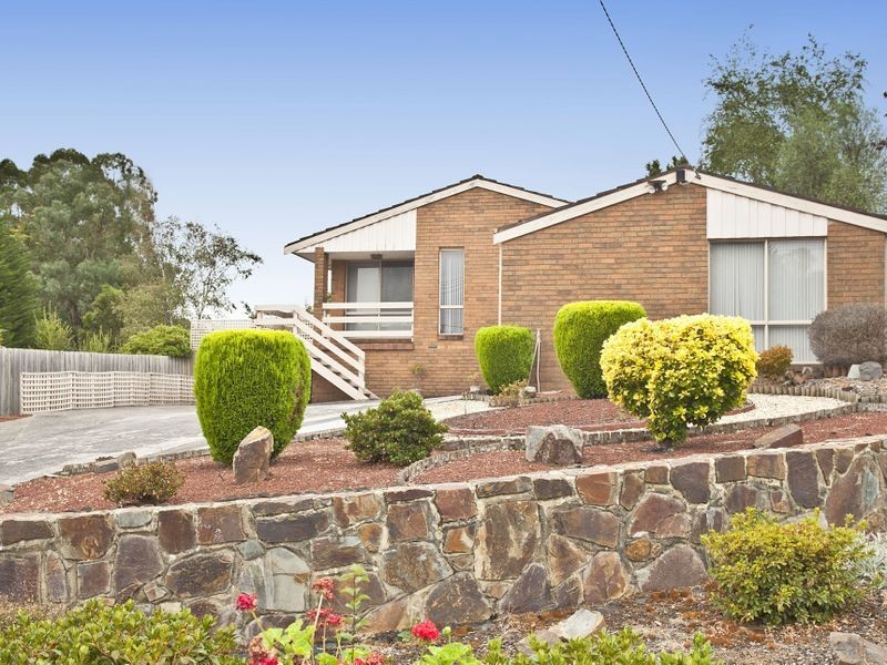 5 Wildberry Close, Croydon Hills VIC 3136
