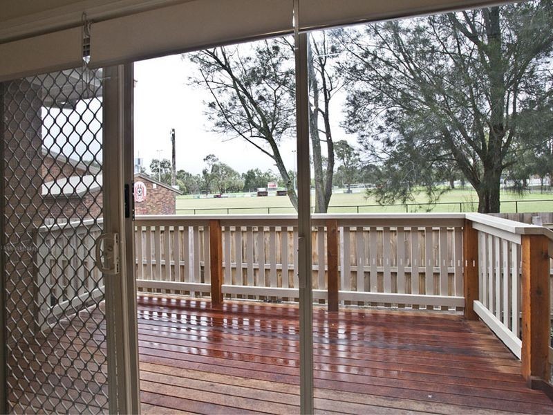 2/11 Esther Crescent, Mooroolbark VIC 3138