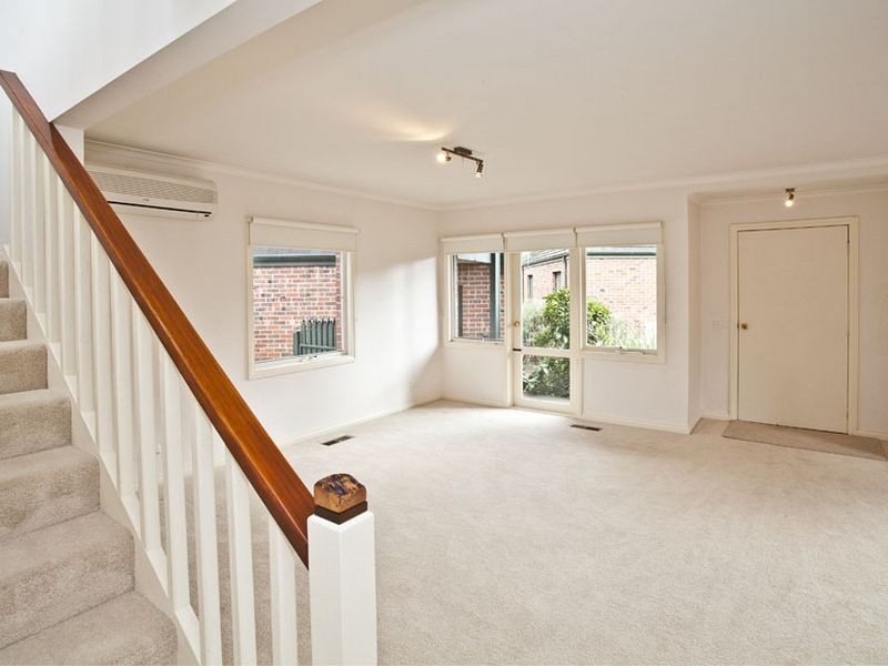 12/5 Devenish Avenue, Montrose VIC 3765