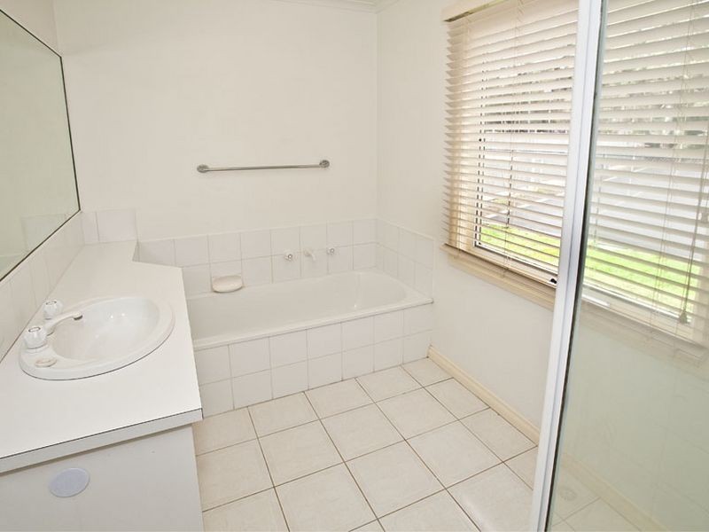 12/5 Devenish Avenue, Montrose VIC 3765