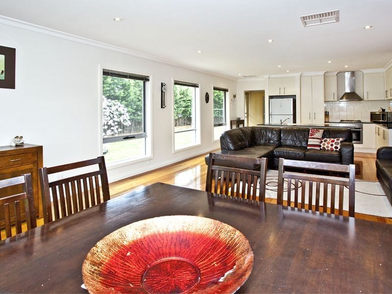 1/2 Denman Street, Kilsyth VIC 3137