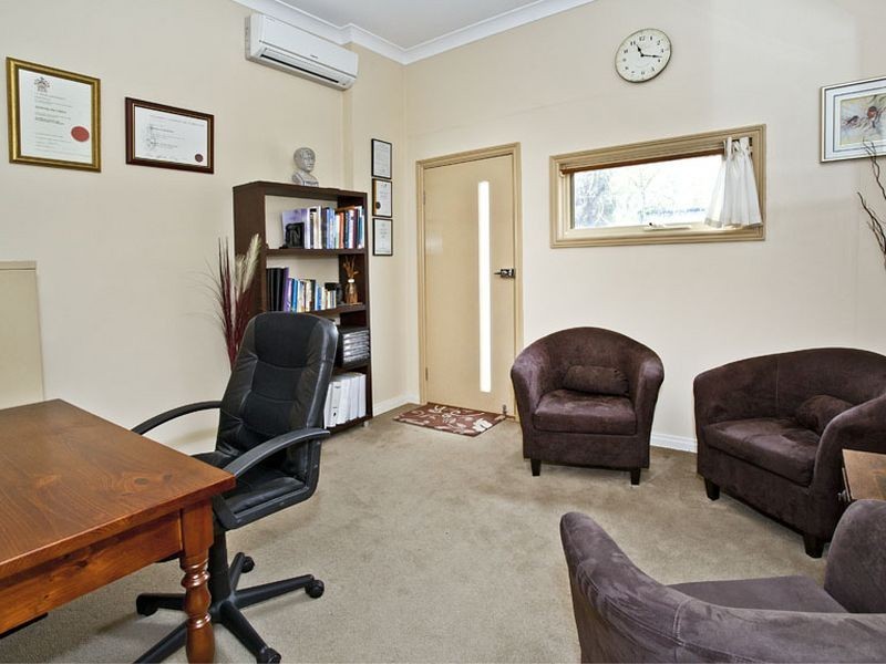 1/2 Denman Street, Kilsyth VIC 3137