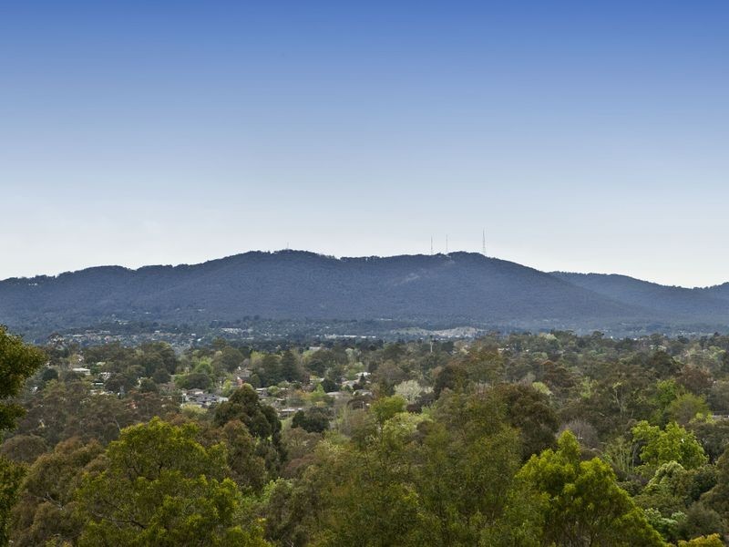 13 Tadji Close, Croydon North VIC 3136