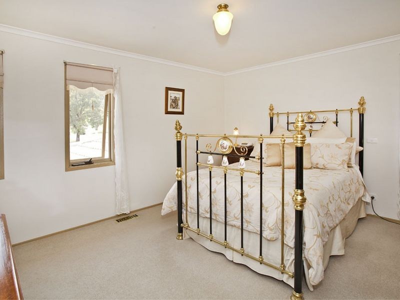 33 Alpine Way, Kilsyth VIC 3137