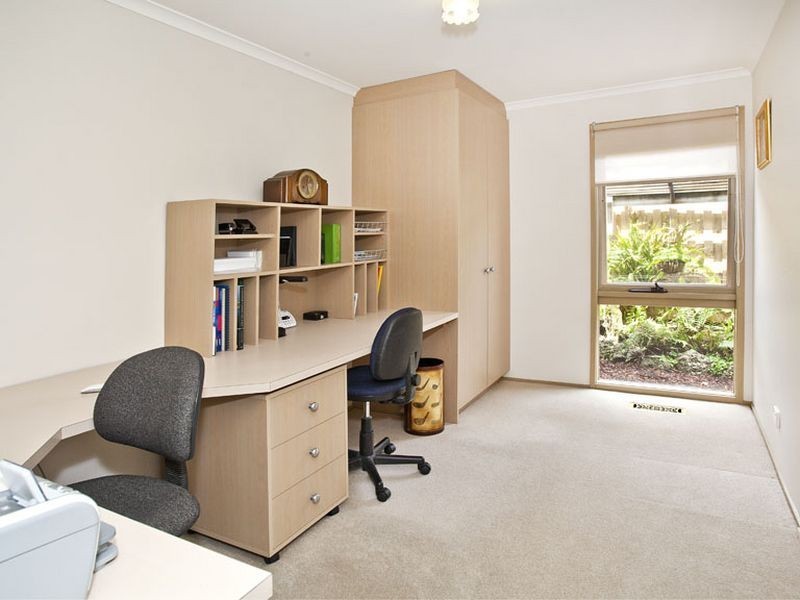 33 Alpine Way, Kilsyth VIC 3137