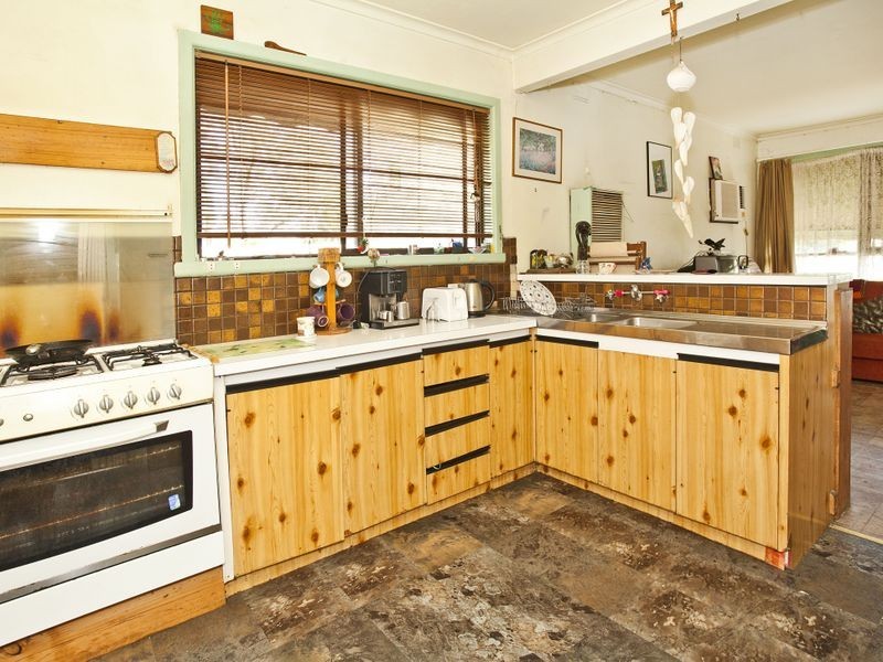 47 Cambridge Road, Mooroolbark VIC 3138