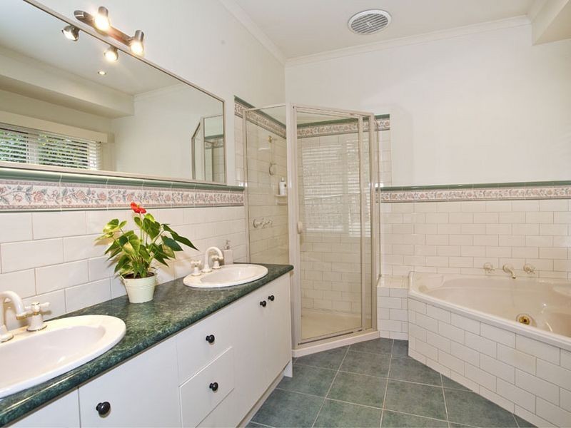 41 Clearwater Drive, Lilydale VIC 3140