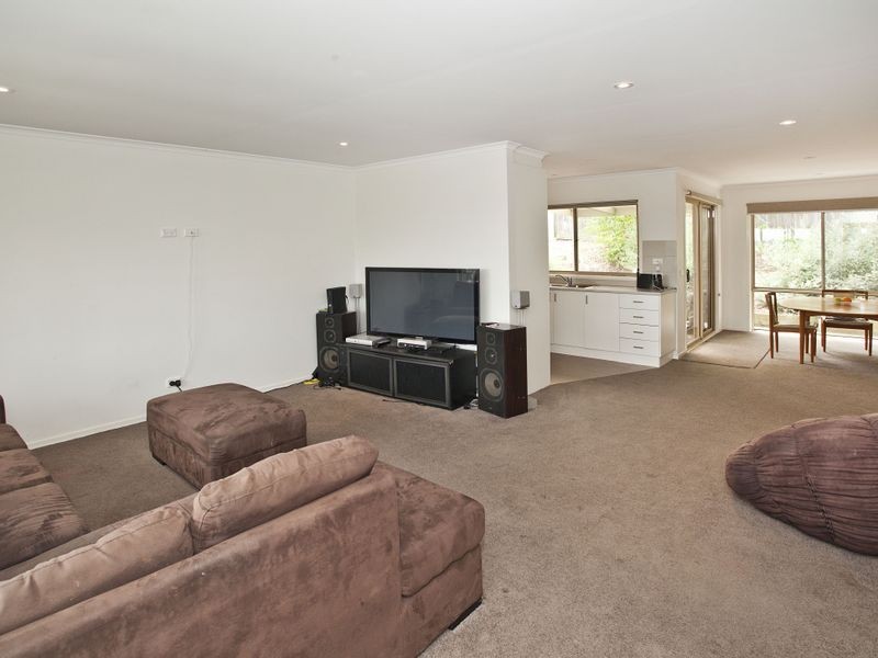 48 Sugarloaf Drive, Chirnside Park VIC 3116