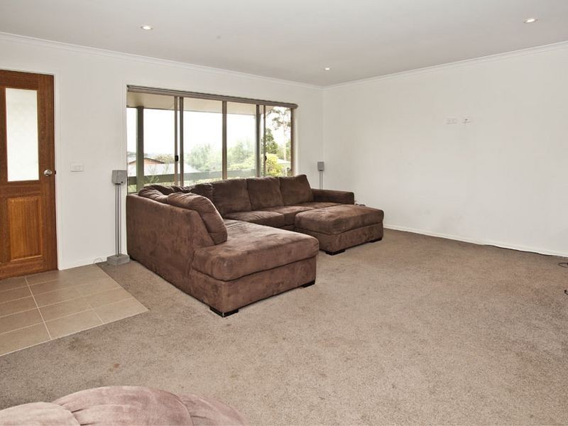 48 Sugarloaf Drive, Chirnside Park VIC 3116