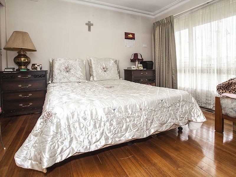 11 Kathy Court, Mooroolbark VIC 3138