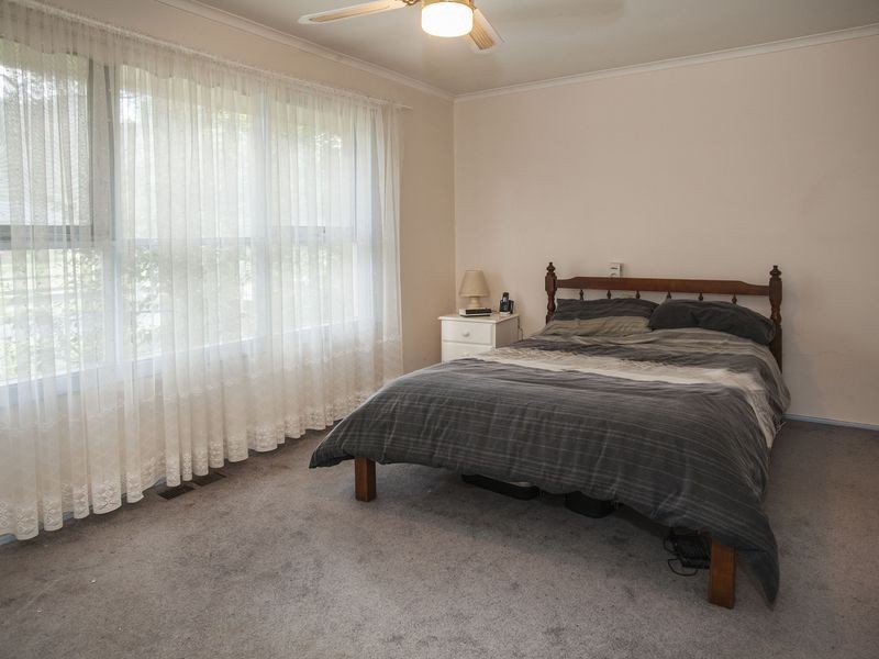 63 Croydondale Drive, Mooroolbark VIC 3138