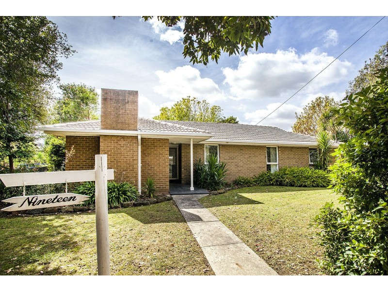 19 Lade Avenue, Kilsyth VIC 3137