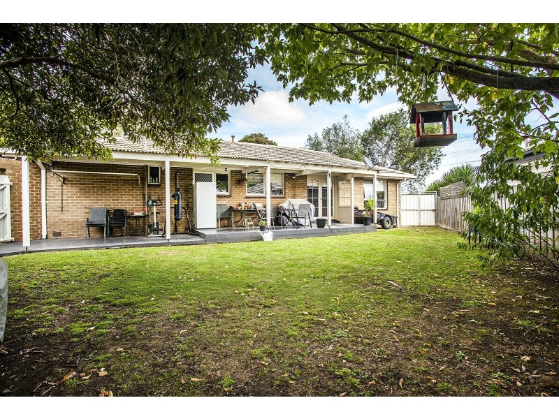 19 Lade Avenue, Kilsyth VIC 3137