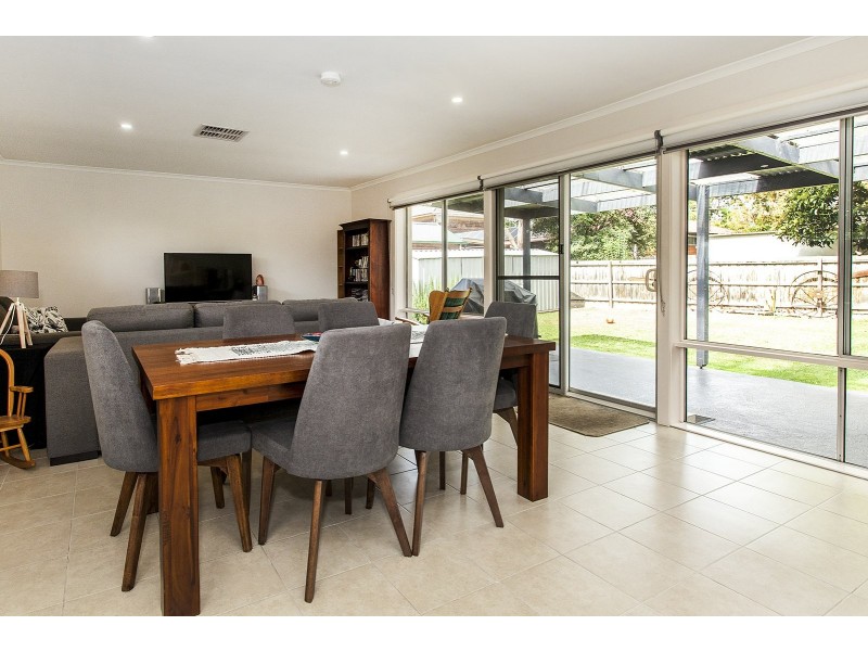 10 Lucas Avenue, Kilsyth VIC 3137