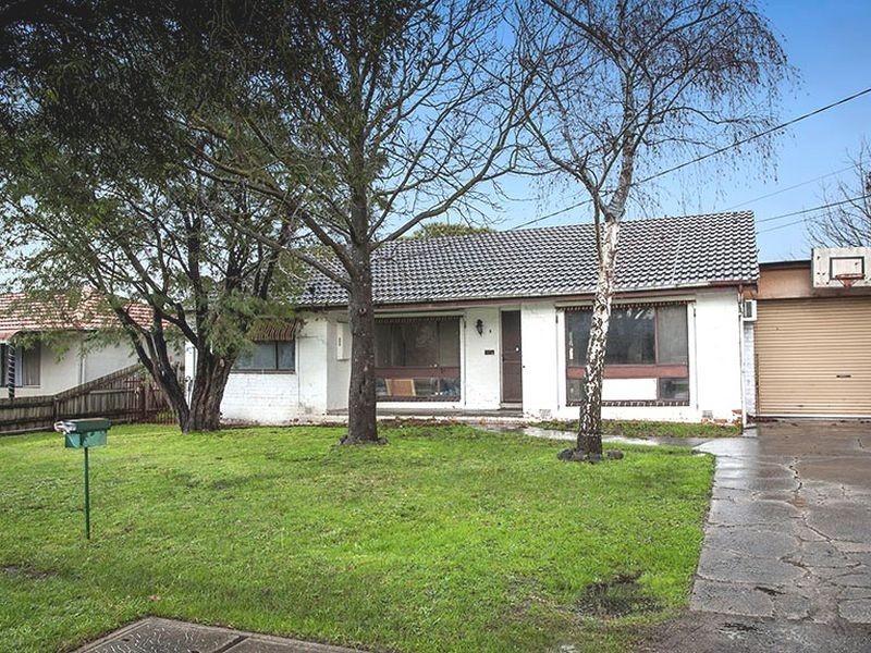 8 Jillian Street, Mooroolbark VIC 3138