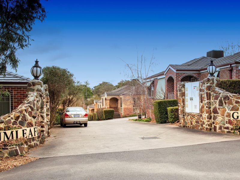 2/15 Cambridge Road, Mooroolbark VIC 3138