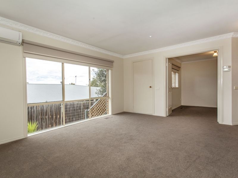 2/15 Cambridge Road, Mooroolbark VIC 3138