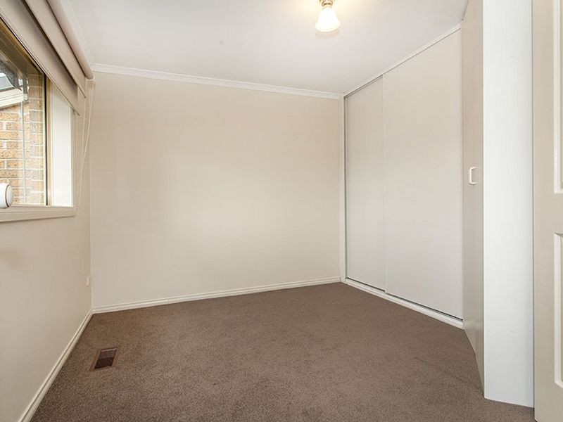 2/15 Cambridge Road, Mooroolbark VIC 3138