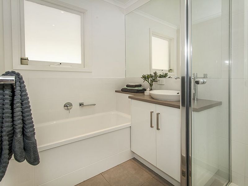 8 Masefield Avenue, Mooroolbark VIC 3138