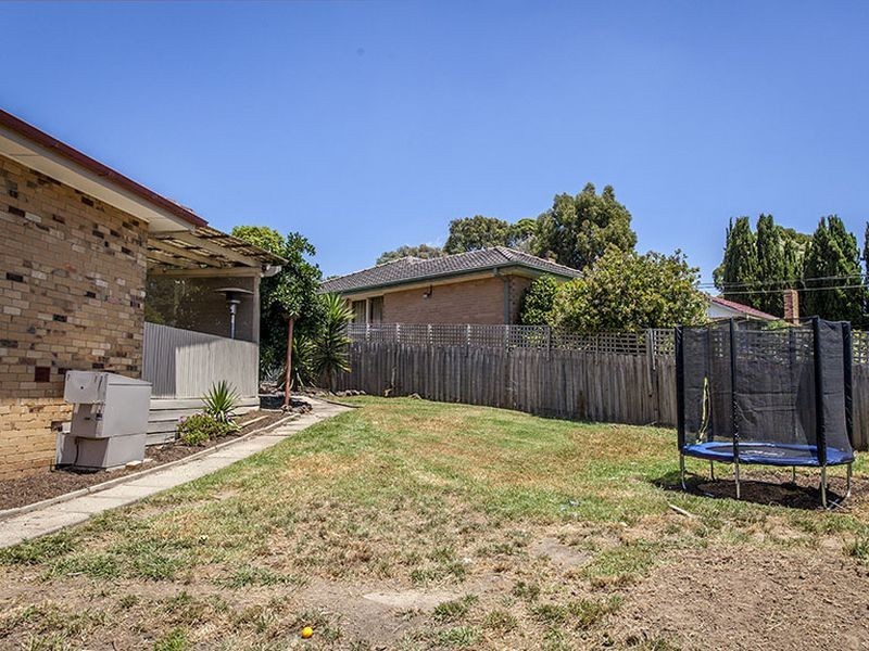 12 Shakespeare Avenue, Mooroolbark VIC 3138