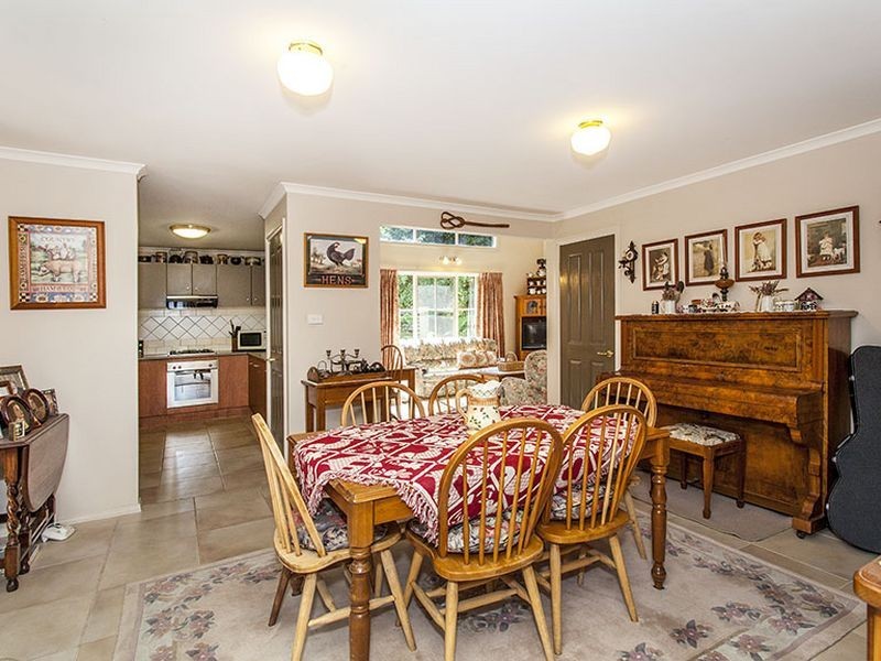 14-16 Centre Avenue, Mount Evelyn VIC 3796