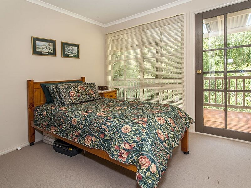 14-16 Centre Avenue, Mount Evelyn VIC 3796