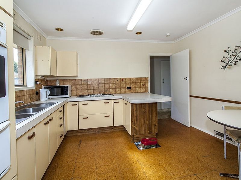 5 Lockhart Court, Kilsyth VIC 3137