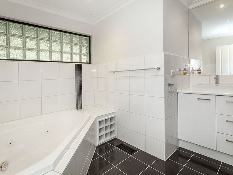 2/226 Manchester Road, Mooroolbark VIC 3138