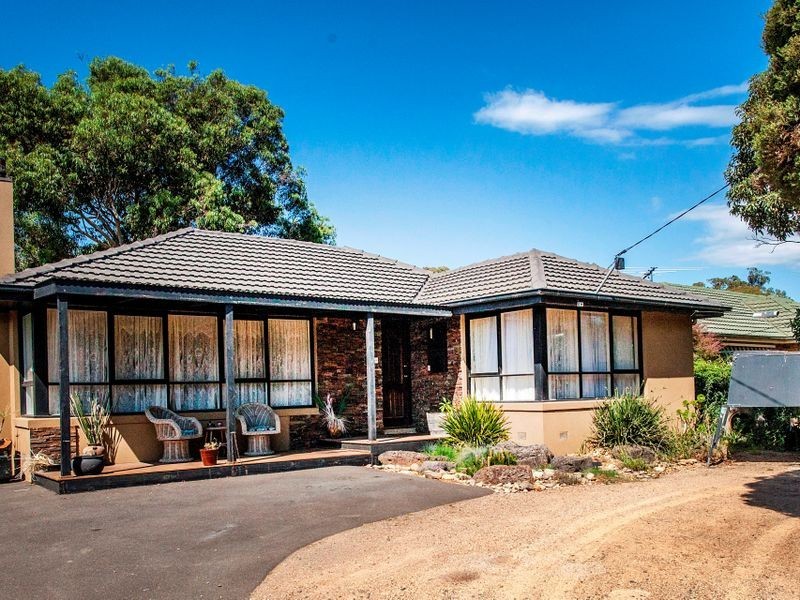 36 Lomond Avenue, Kilsyth VIC 3137