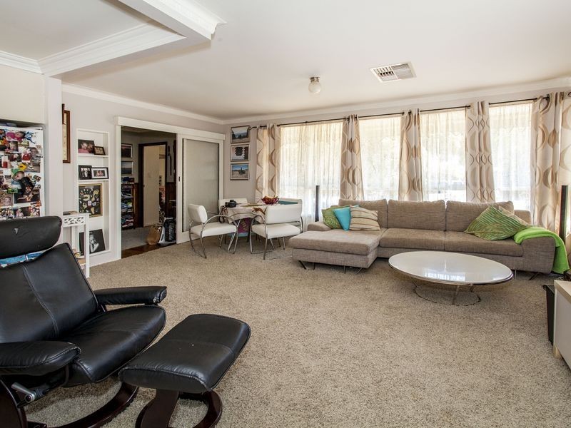 36 Lomond Avenue, Kilsyth VIC 3137
