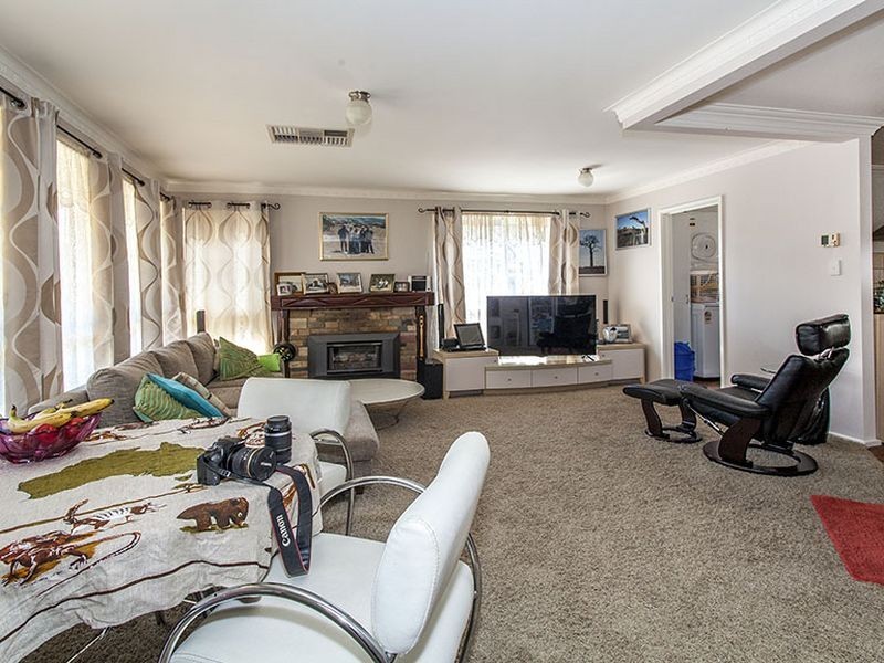 36 Lomond Avenue, Kilsyth VIC 3137