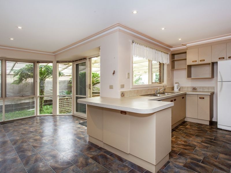 5 Dobell Place, Mooroolbark VIC 3138