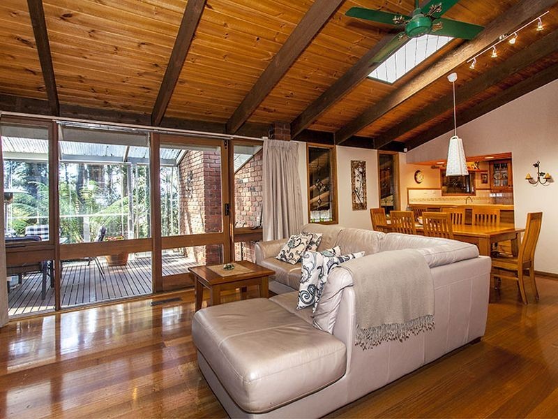 8 Grange Road, Kalorama VIC 3766