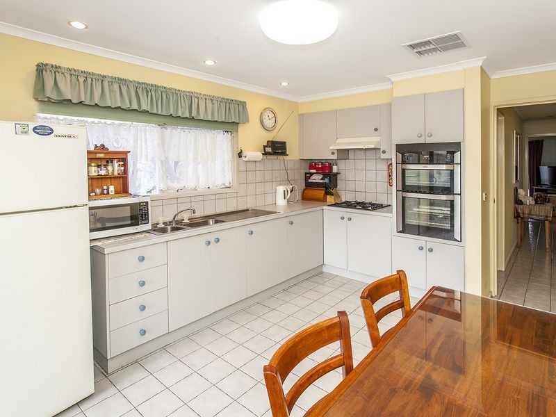 2/33 Pitt Street, Ringwood VIC 3134