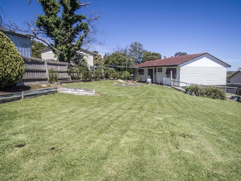 14 Carawa Street, Mooroolbark VIC 3138