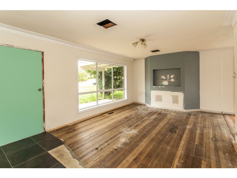 13 Kalimna Street, Mooroolbark VIC 3138