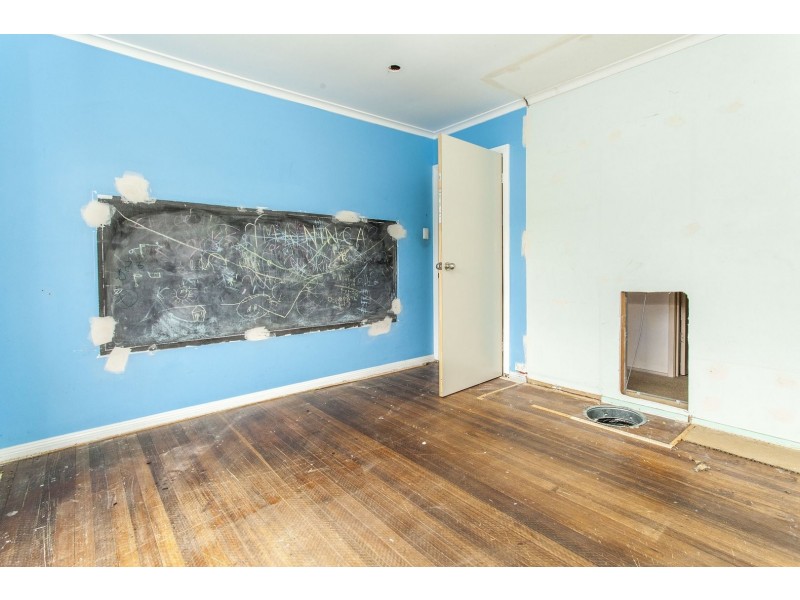 13 Kalimna Street, Mooroolbark VIC 3138