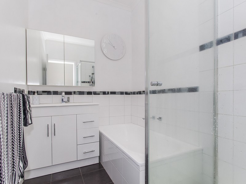 28 Old Kent Road, Mooroolbark VIC 3138