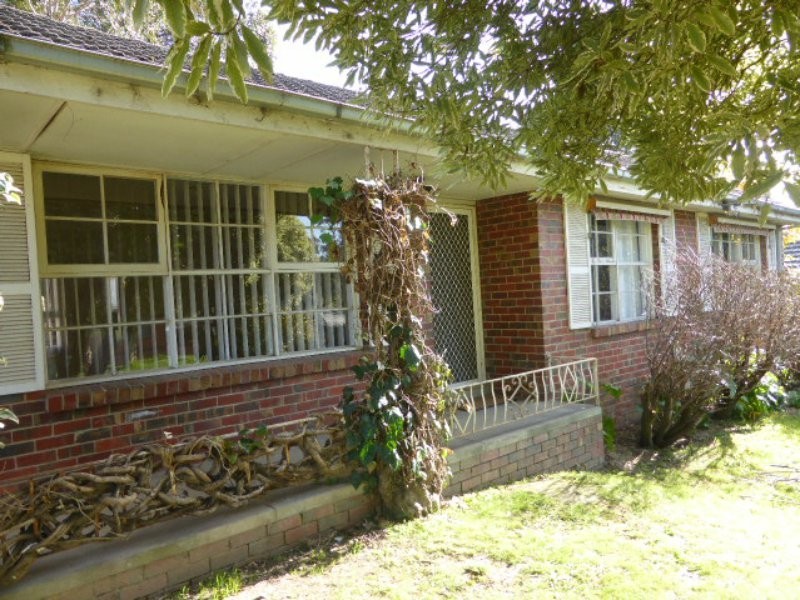 69 Hawthory Road, Kilsyth VIC 3137