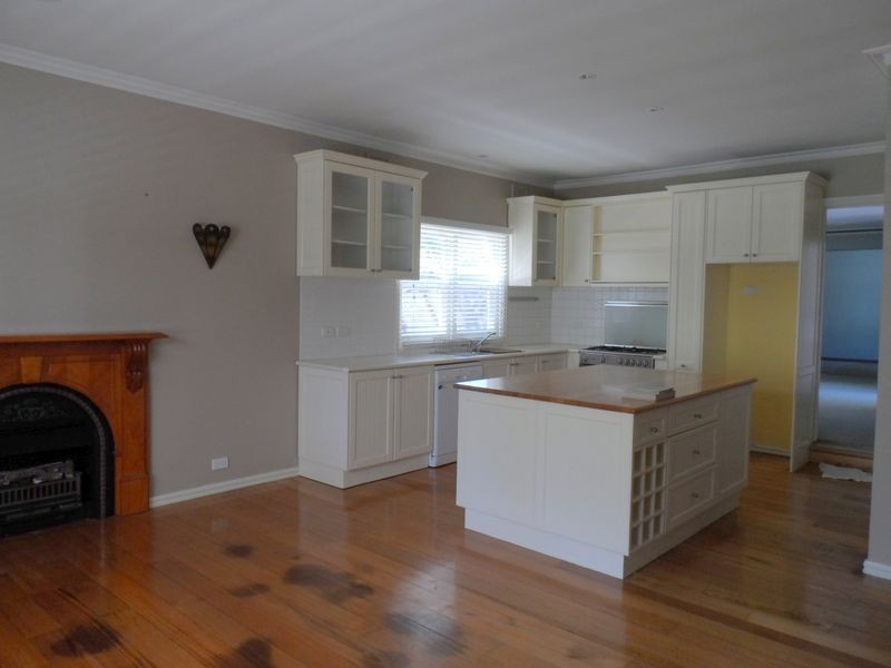 10 Walker Road, Montrose VIC 3765